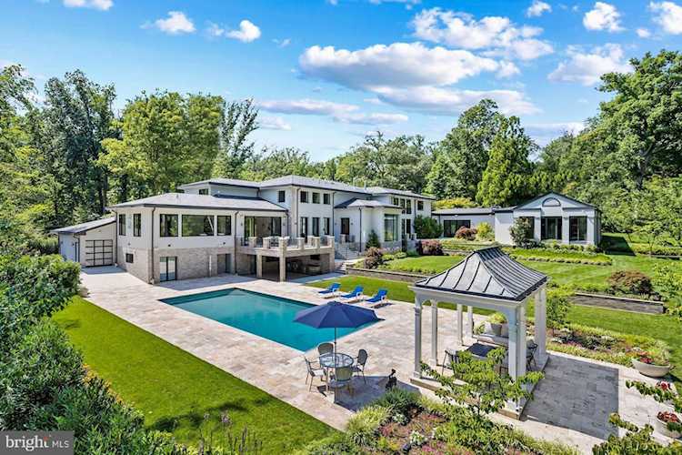 8801 Fernwood Rd Bethesda, MD 20817