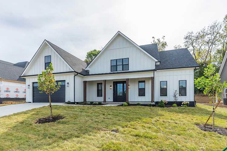 829 Edmonds Crossing Versailles, KY 40383