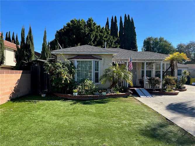 15550 Bellflower Blvd Bellflower, CA 90706 | MLS PW22230443 Photo 1