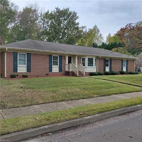 home for sale in Forest Hills Chesapeake VA 23321 - MLS 10462251 Photo 1
