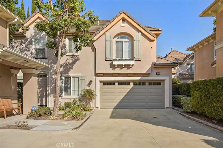 46 Danbury Ln Irvine, CA 92618