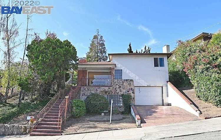 3032 Brookfield Ave Oakland, CA 94605
