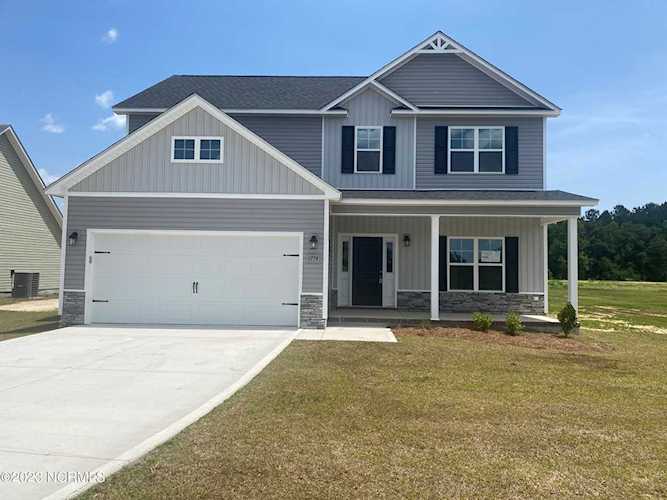 1774 Riggs Road Maysville, NC 28555