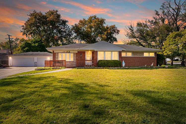 450 Spruce Ave Bensenville, IL 60106