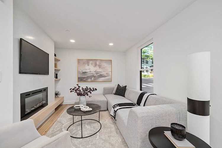 129 5th St #1 Cambridge, MA 02141