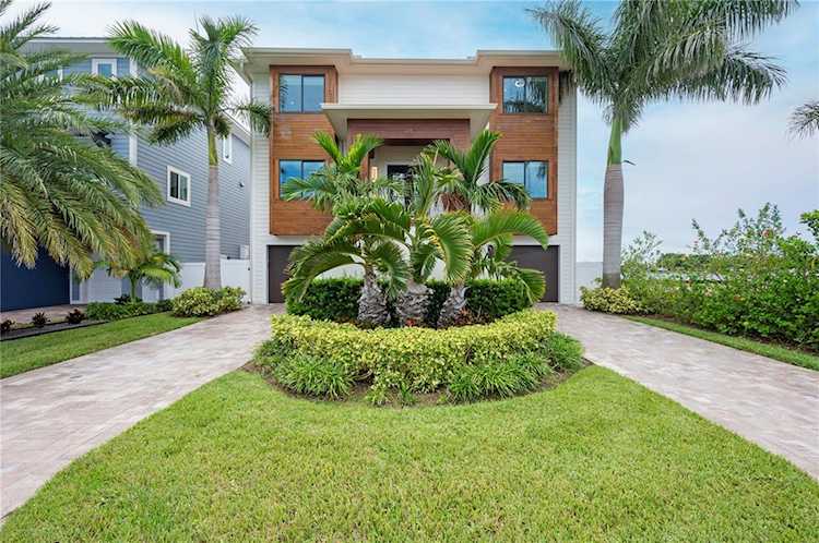 225 Punta Vista Dr in St. Pete Beach, FL Photo 1