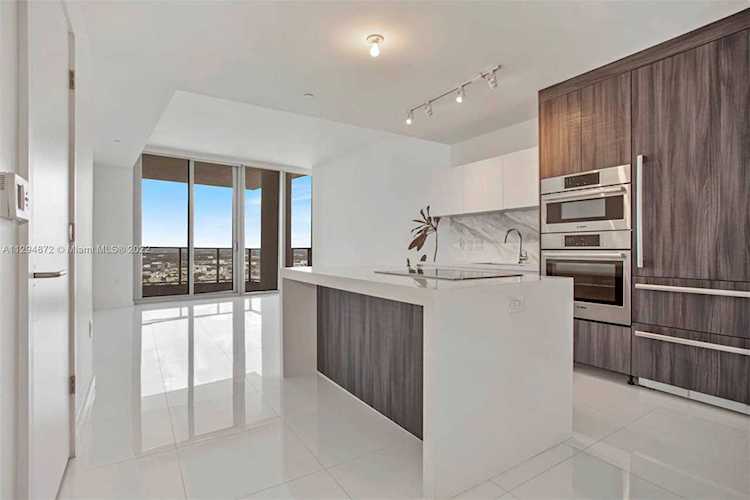 851 NE 1st Ave #4100 Miami, FL 33132