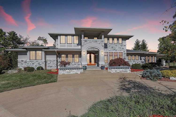17 Balcon Estates Creve Coeur, MO 63141