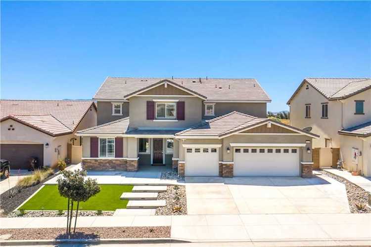 32659 Chambord St Winchester, CA 92596 | MLS SW21087292 Photo 1