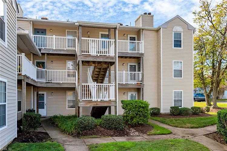 2135 Retreat Ct Virginia Beach, VA 23454 home for sale, MLS#10462322 - Crescas Real Estate Photo 1