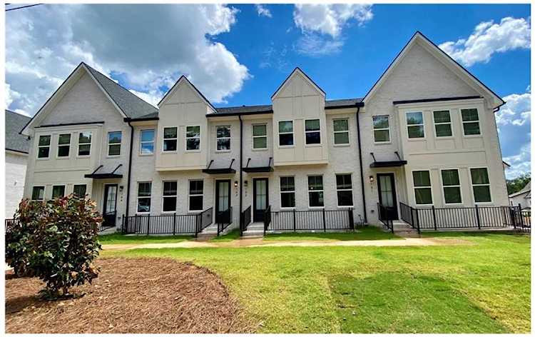 2106 Moores Mill Rd Auburn, AL 36830