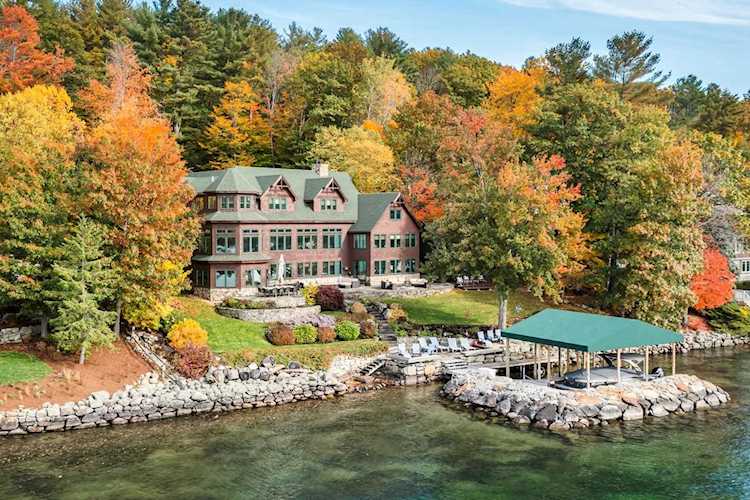 212 Edgewater Dr Gilford, NH 03249