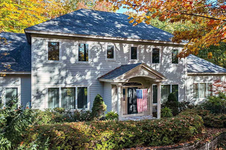 29 Spruce Rd Wolfeboro, NH 03894