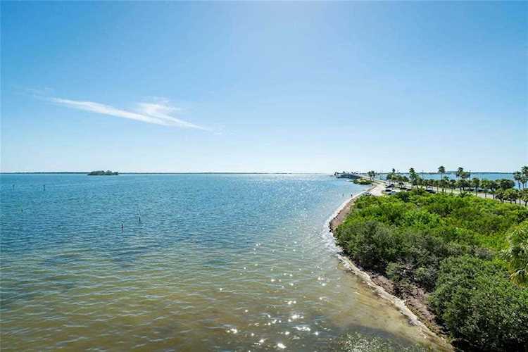 2598 Gary CIRCLE #302 Dunedin, FL 34698
