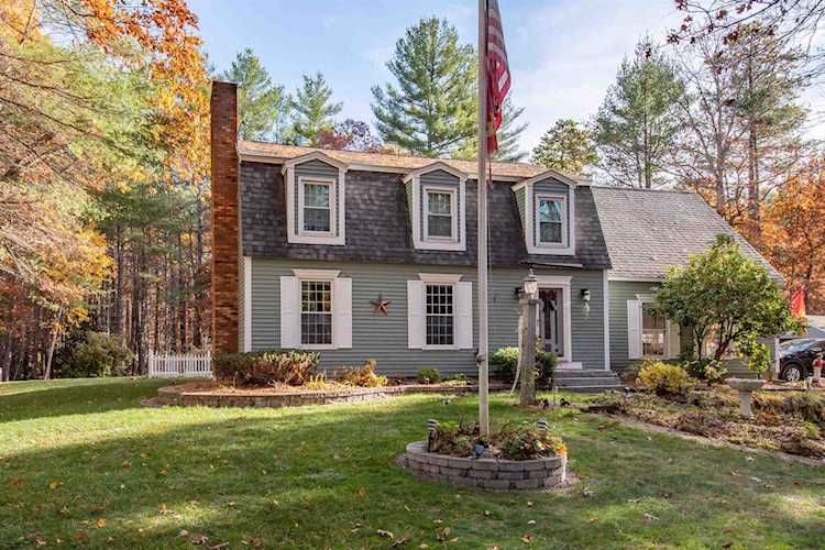 78 Wentworth Dr Bedford, NH 03110