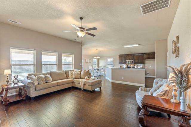 909 Winged Foot Corsicana, TX 75110
