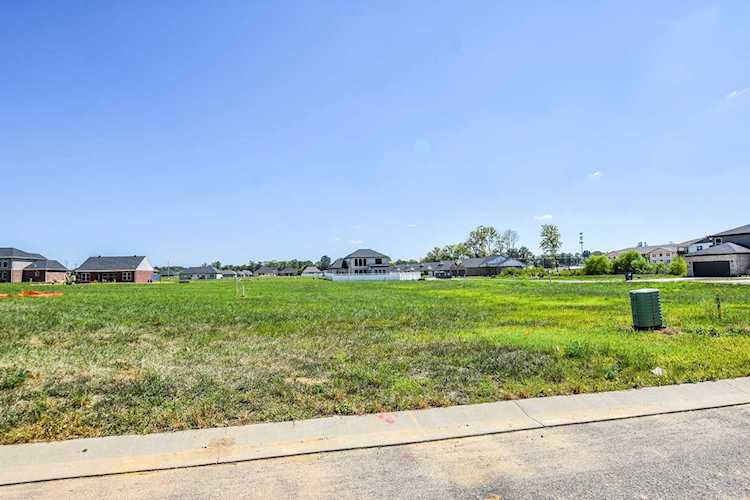 8847 Pebble Creek Drive Newburgh, IN 47630