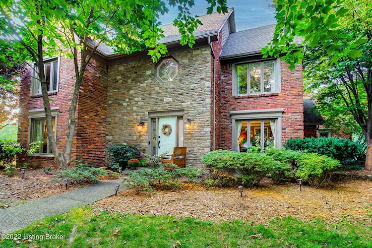 10303 Amy Lynn Ct, Louisville, KY 40223 - Plainview $455,000 Photo 1