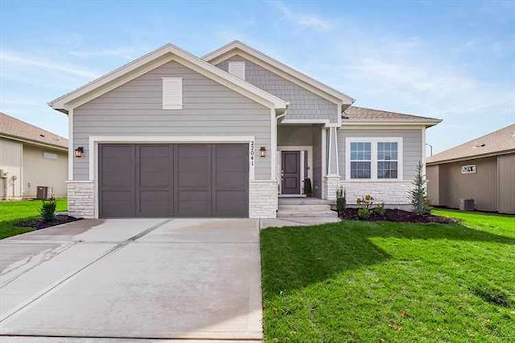 22041 W 97th St Lenexa, KS 66220