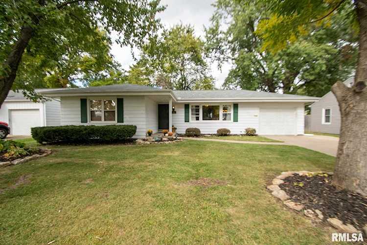 2101 W Cashman Ct Peoria, IL 61604 home for sale, MLS#PA1238225 - Rodgers Real Estate Group Photo 1