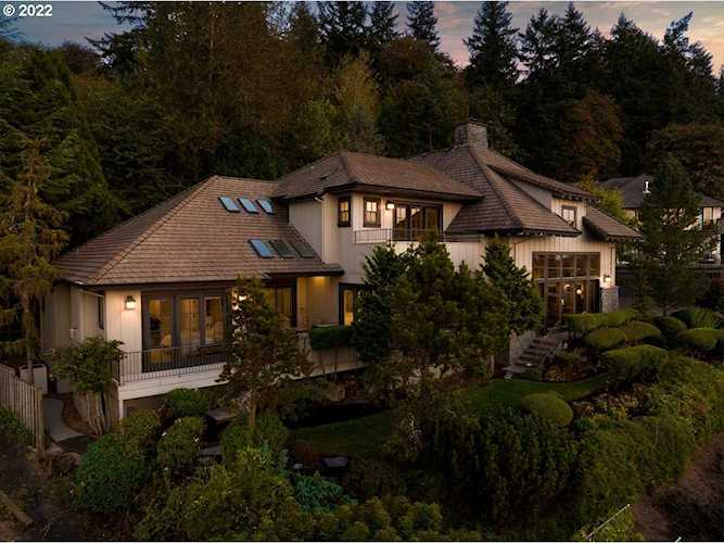 10235 SE Brookmore CT Happy Valley, OR 97086
