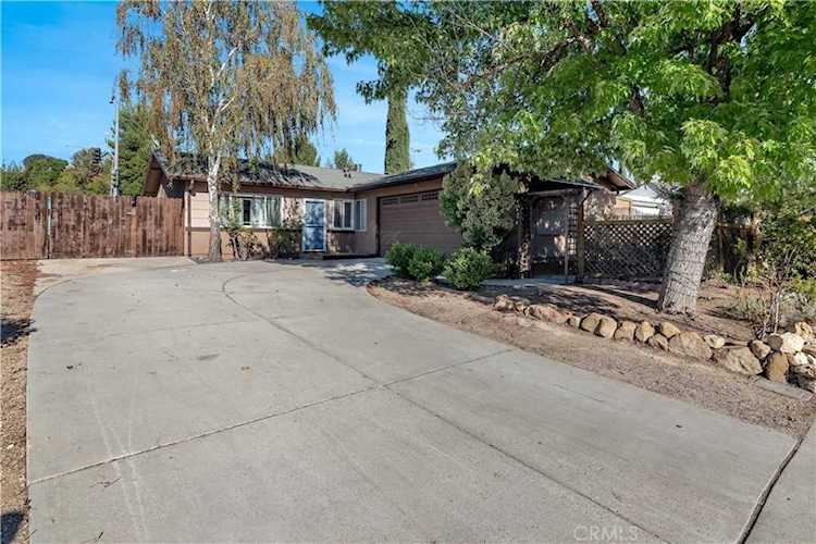 1211 Dorothy St Paso Robles, CA 93446