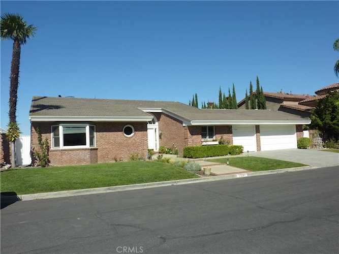 11081 Hunting Horn Dr, North Tustin, CA 92705 | MLS# PW21225418 | property for lease Photo 1