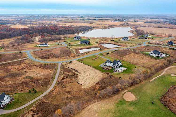 22185 Dakota Avenue Lakeville, MN 55044