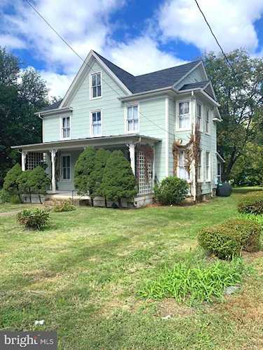 401 Main St E For Sale in Purcellville Photo 1
