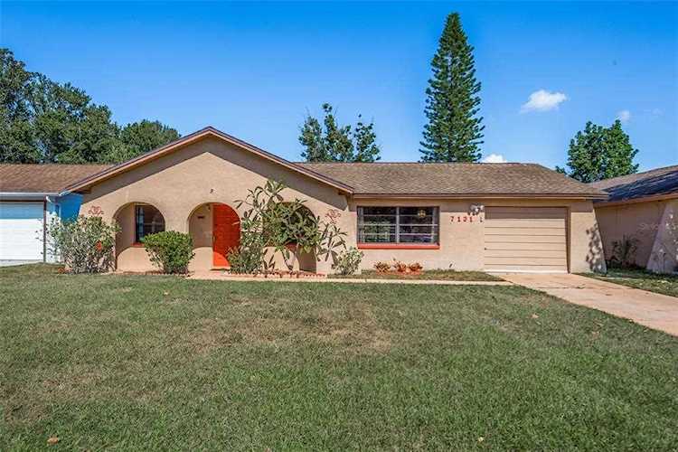 7131 Carmel Ave New Port Richey, FL 34655