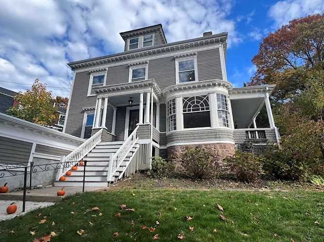 9 Farragut Rd Swampscott, MA 01907