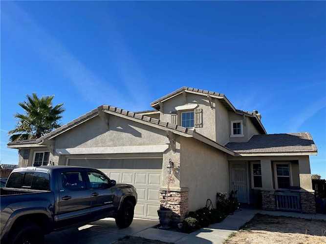 11776 Wallflower Ct Adelanto, CA 92301