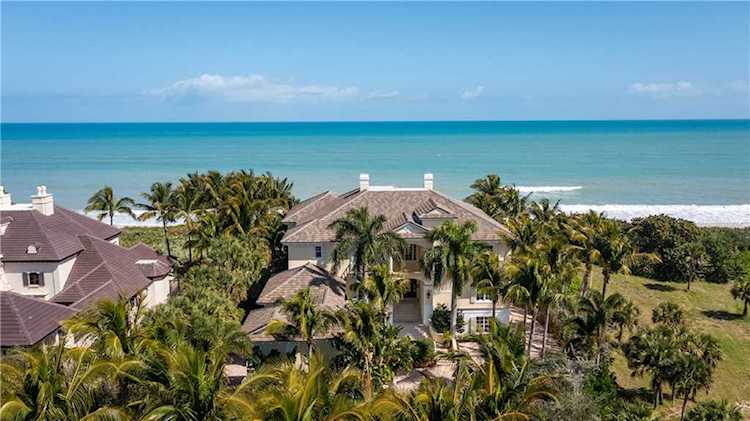 211 Beachside Dr Vero Beach, FL 32963