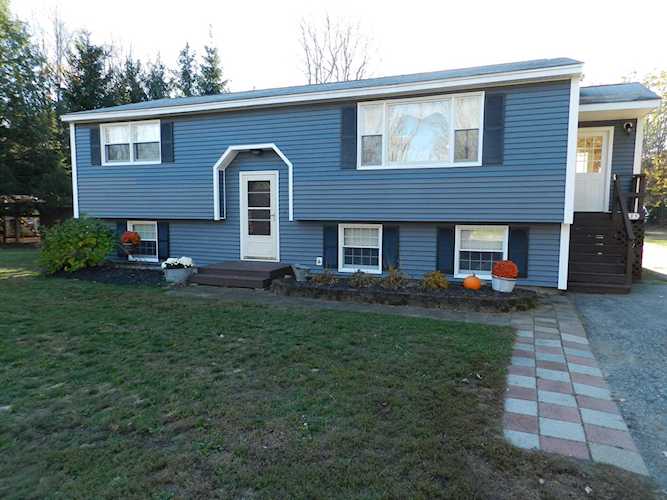 435 Beccaris Dr Rollinsford, NH 03869