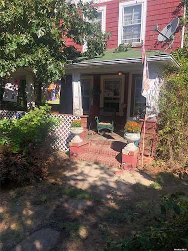 11 E Madison Street East Islip, NY 11730