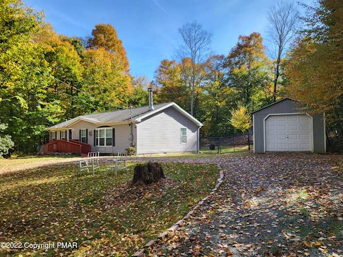 1282 E Riverside Hts E Pocono Lake, PA 18347