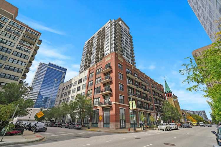 210 S Desplaines St #1601 Chicago, IL 60661