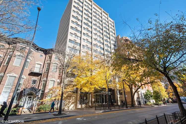 30 E Division St #8DE Chicago, IL 60610