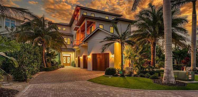 5005 Gulf of Mexico Dr #2 Longboat Key, FL 34228