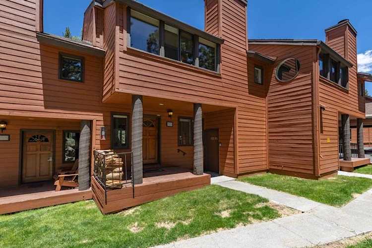 145 Canyon Blvd 10-N Mammoth Lakes, CA 93546 | MLS 220546 Photo 1