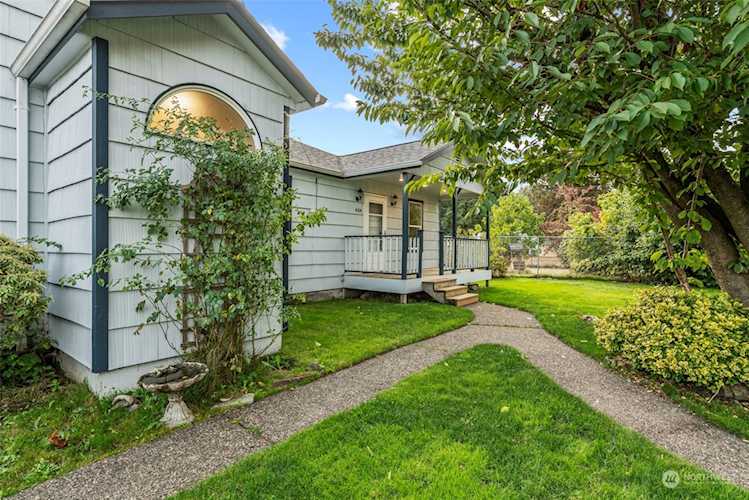 404 Yew St Kelso, WA 98626
