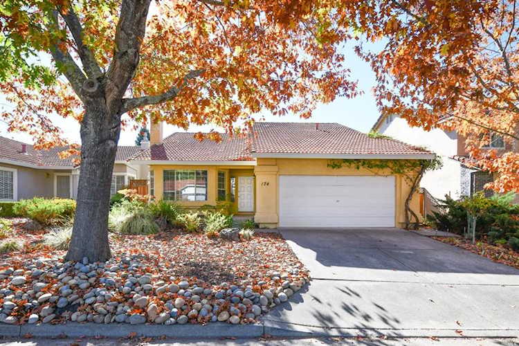 174 Espana Way Windsor, CA 95492