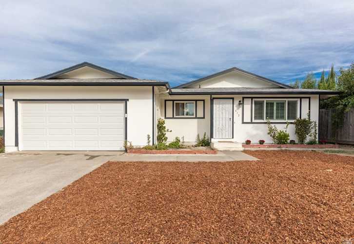 612 Bluebird Drive Windsor, CA 95492