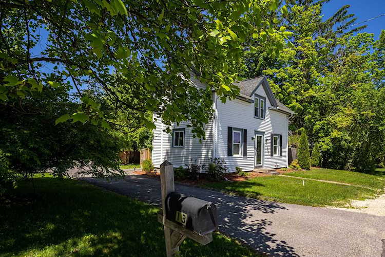 13 College Rd Stratham, NH 03885 | MLS 4929562 Photo 1