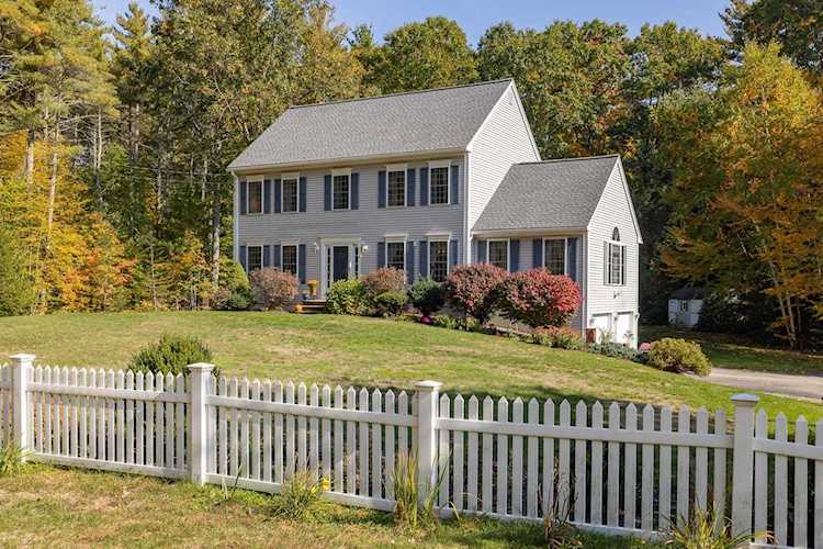 24 Ladd Rd Brentwood, NH 03833