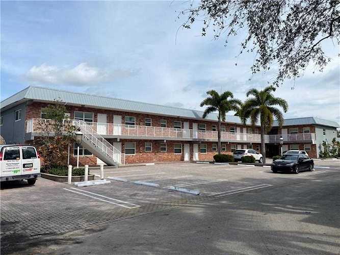 853 SE 4th Ct #17 Deerfield Beach, FL 33441 - MLS# F10354405 | BocaRatonRealEstate.com Photo 1