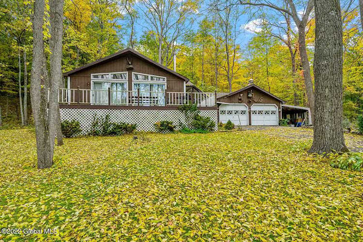 4 Glenwood Terrace Voorheesville, NY 12186
