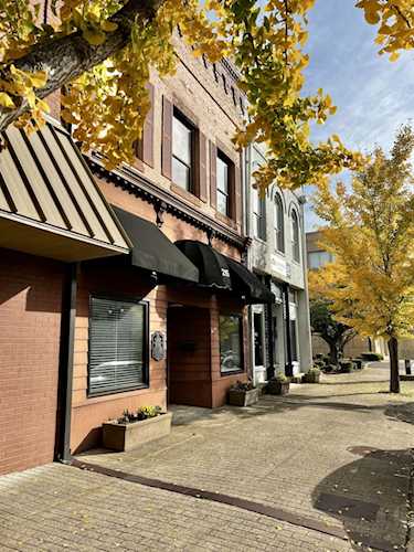 215 E Main St Jackson, TN 38301