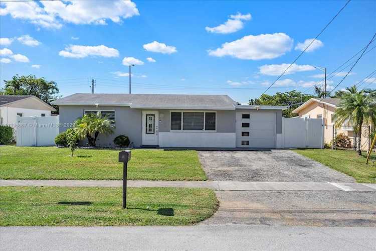5209 SW 95th Ave Cooper City, FL 33328