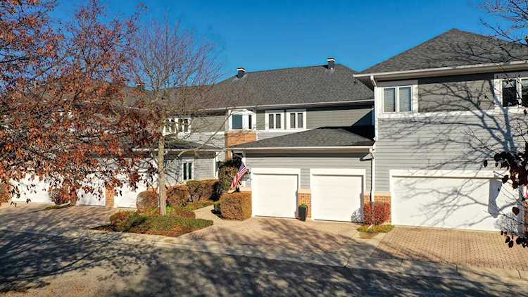 8 Mashie Ct Woodridge, IL 60517 | MLS 11666053 Photo 1